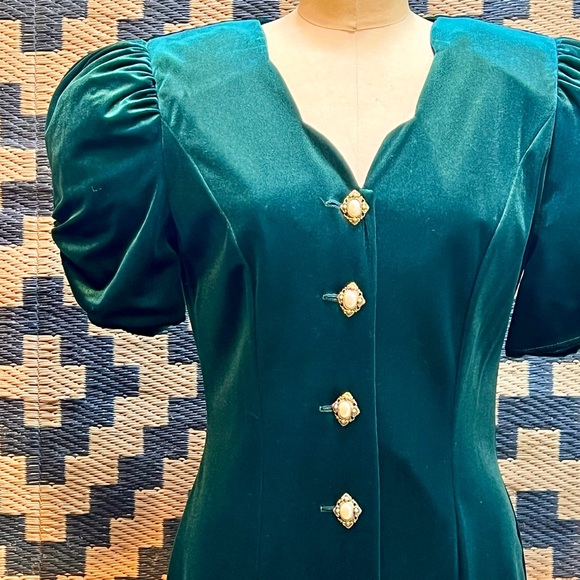 VINTAGE 80s emerald green velvet formal‎ midi mini dress statement puff sleeves - Picture 8 of 15